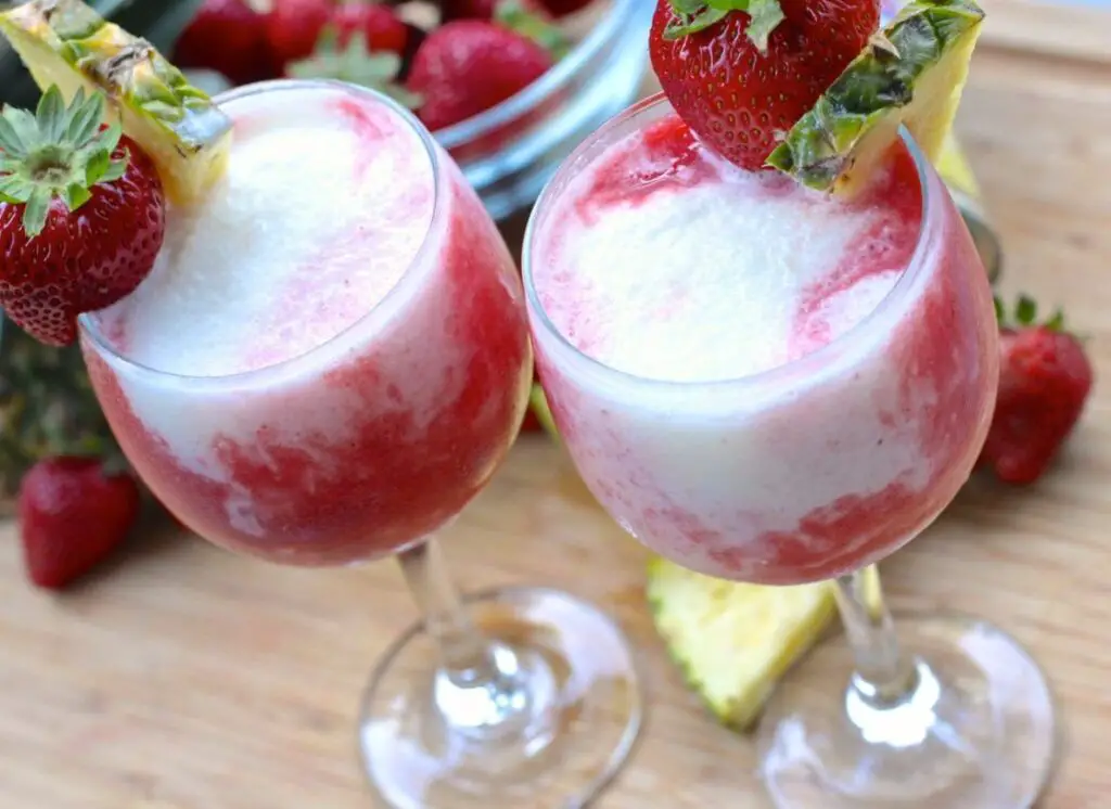 COCONUT WATER STRAWBERRY SMOOTHIE